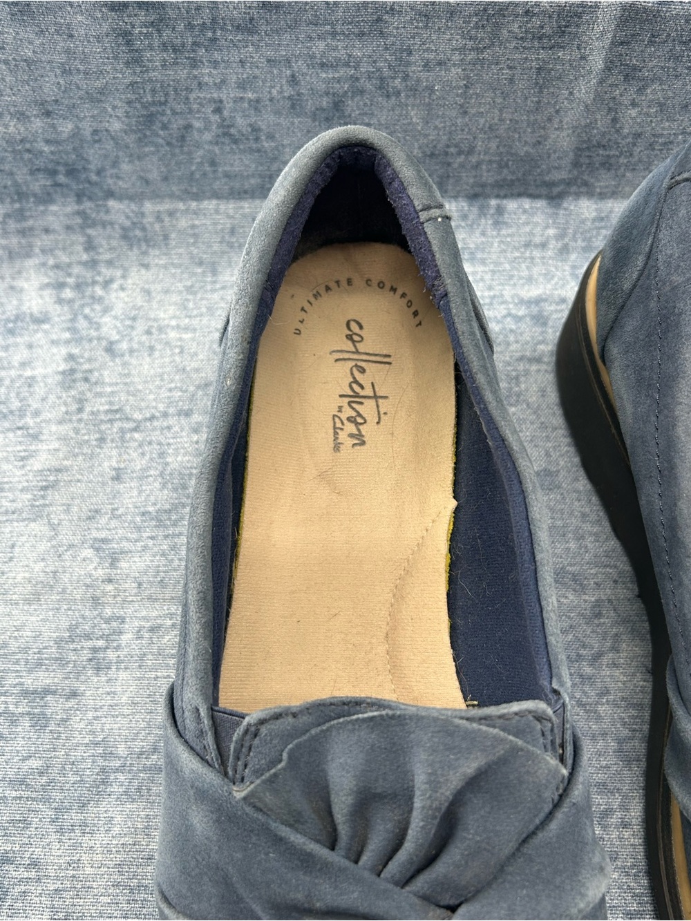 Clarks collection wedge loafers suede bow slip on navy blue sz 9M preppy chic - Picture 12 of 15